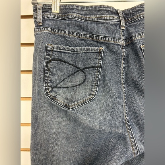 Chico’s Platinum Marquis Jeans - Size 2 Regular - Picture 3 of 7